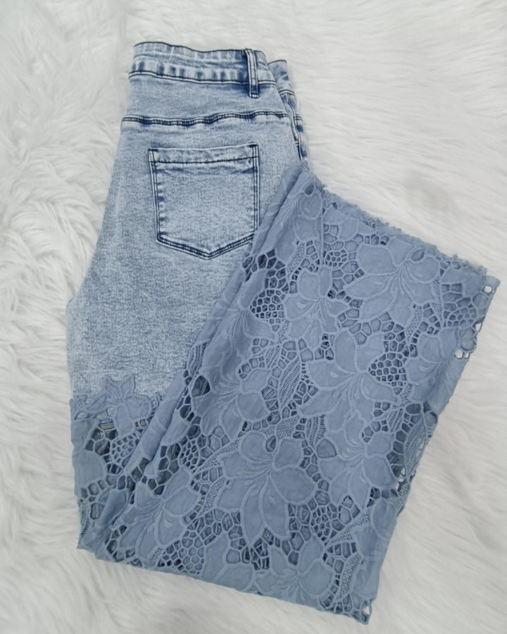 Weite Jeans mit Blumenmuster und Spitze für Damen