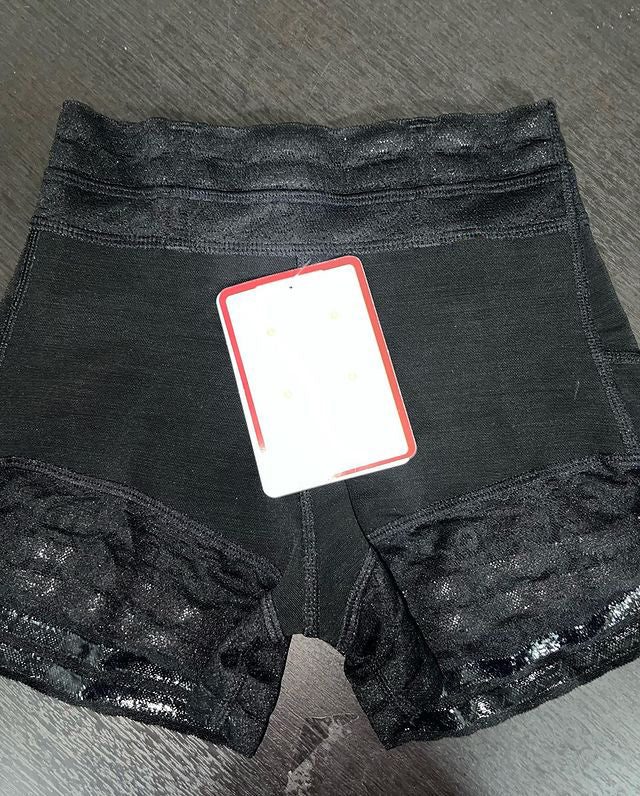 Shapshe® Klassischer kurzer Fajas Körperformer mit Spitzen Po Lift