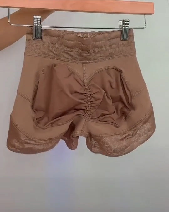 Shapshe® Klassischer kurzer Fajas Körperformer mit Spitzen Po Lift