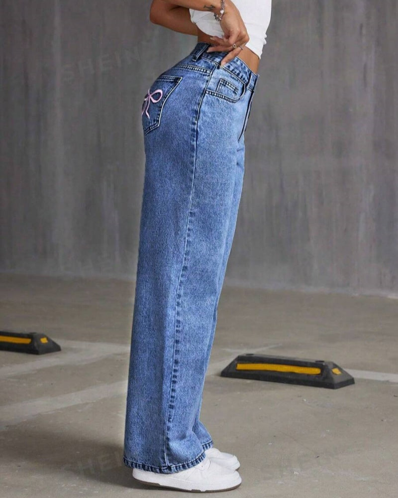 Lässige Verwaschene Jeans mit Weitem Bein und Bestickter Schleifentasche Passend zu Allen Outfits (Vorverkauf)