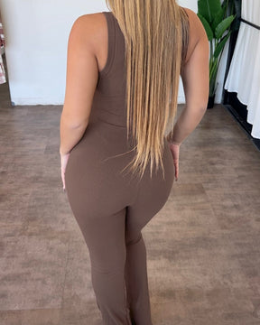 Bequemer ärmelloser Jumpsuit mit Hoher Taille und Ausgestelltem Design