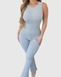 Bequemer ärmelloser Jumpsuit mit Hoher Taille und Ausgestelltem Design