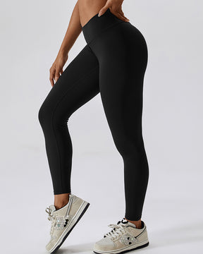 Figurformende Leggings mit V-förmiger Naht und Plissee Po-Lifting Yogahose