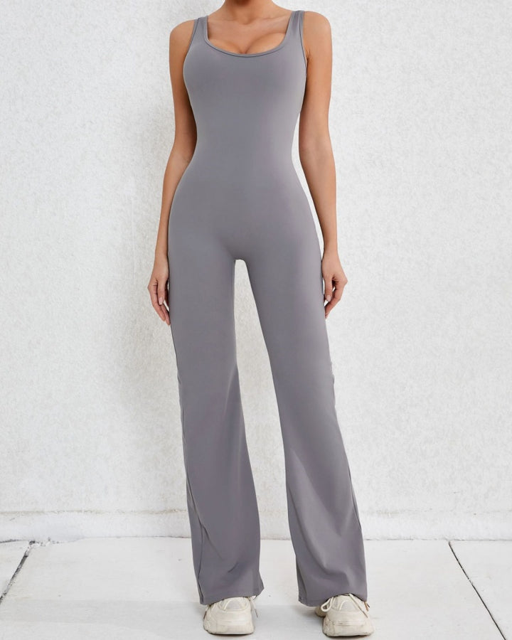 Sportlicher Yoga-Jumpsuit mit Ausgestelltem Bein und Hohlem Rücken