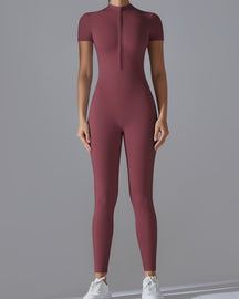 Jumpsuit mit Reißverschluss und Kurzen Ärmeln