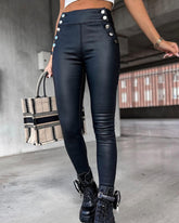 Sexy Leggings aus Dehnbarem Kunstleder mit Hoher Taille und Mehreren Knöpfen